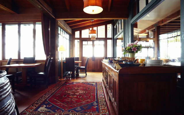 Middle Beach Lodge