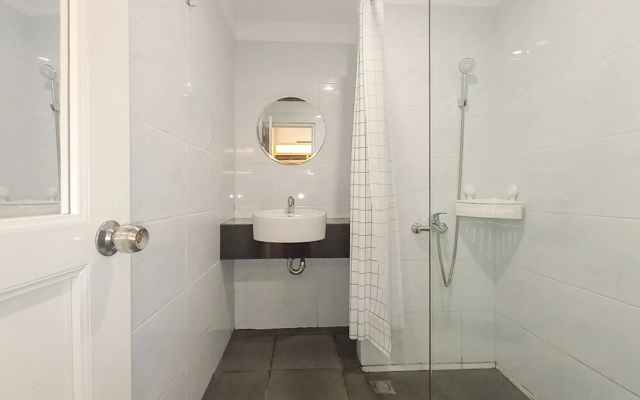 Cozy Stay Studio Room At Altuz Seturan Yogyakarta Apartment