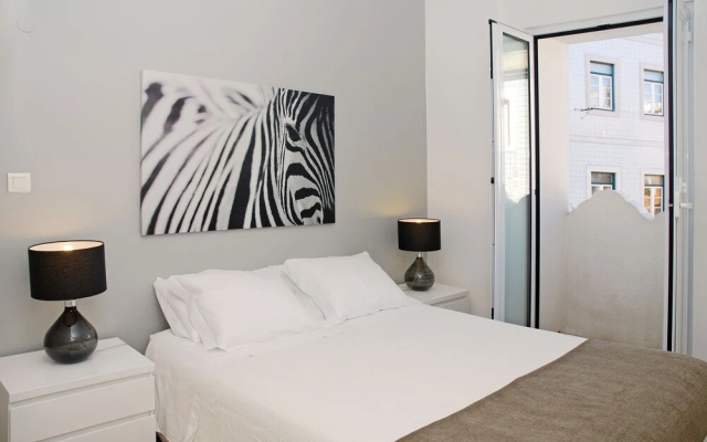 Castelo Apartments by linc