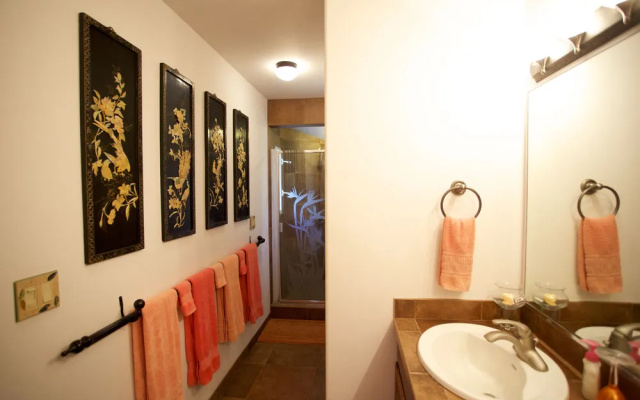 Hale Hoo Maha Bed and Breakfast
