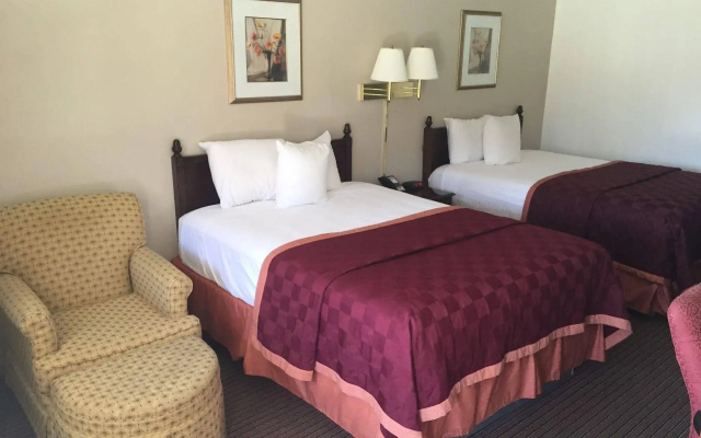 Elizabethan Inn