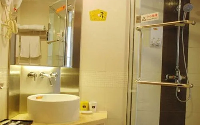 Motel 168 Shanghai Waigaoqiao FTA Huashan Road Branch