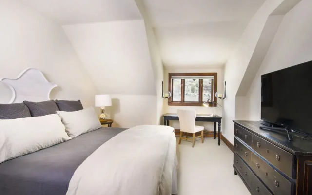 Bachelor Gulch Village by Vail Resorts