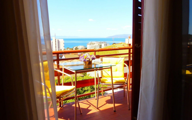 Apartment Bor - with great view: A1Garbin Makarska, Riviera Makarska