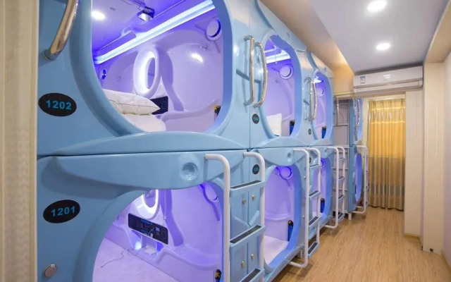 You Wo capsule Hostel