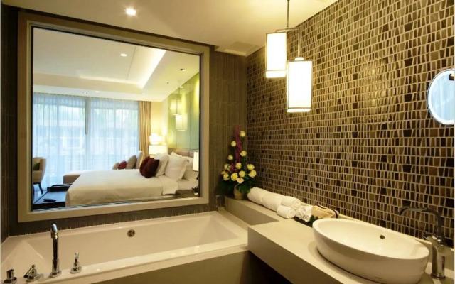 Graceland Khaolak Beach Resort