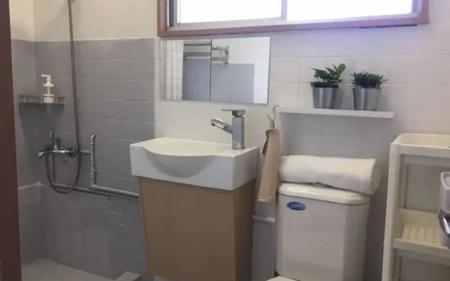 Jinlun 477 Guest House
