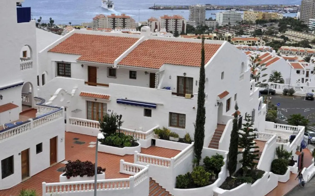 Blue Island House