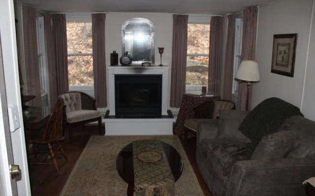 Fox Creek Inn LLC