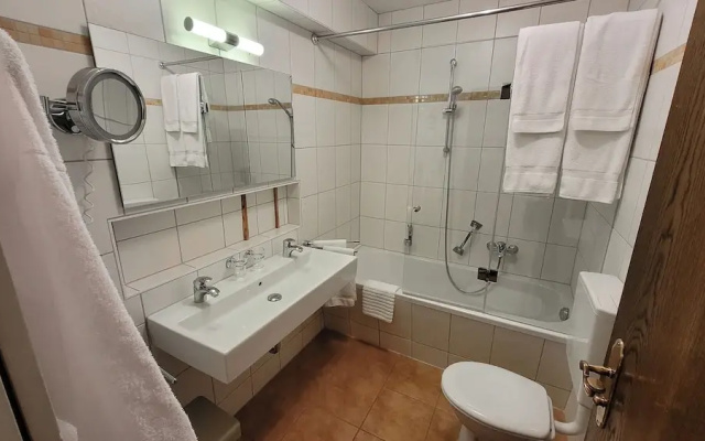 LuCA HOTEL
