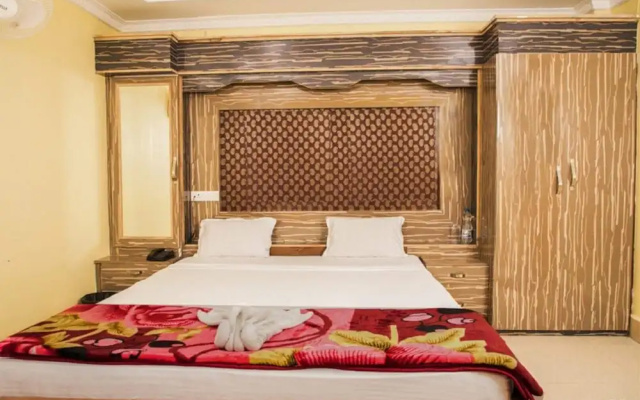 OYO 24971 Hotel South City