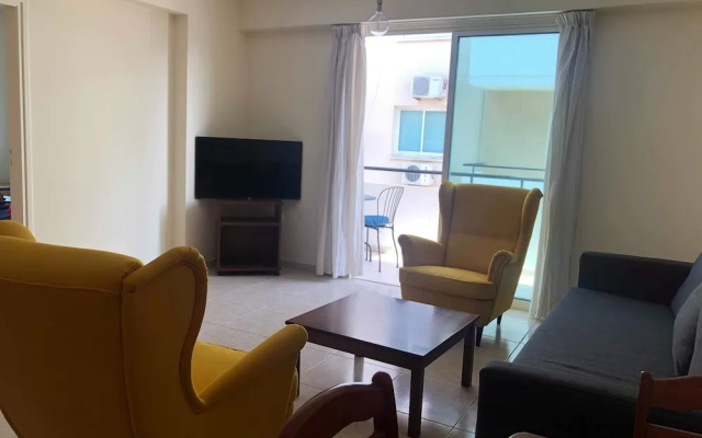 1 Bedroom Apartment near Beach