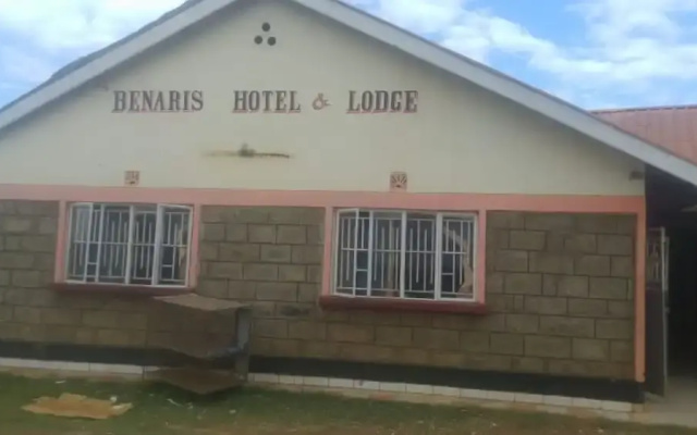 Benaris Hotel & Lodge