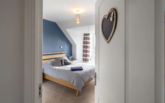Modern Townhouse - Sleeps Up To 6
