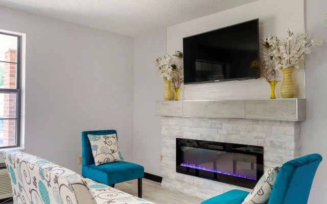 Quality Inn Lee - Lenox South