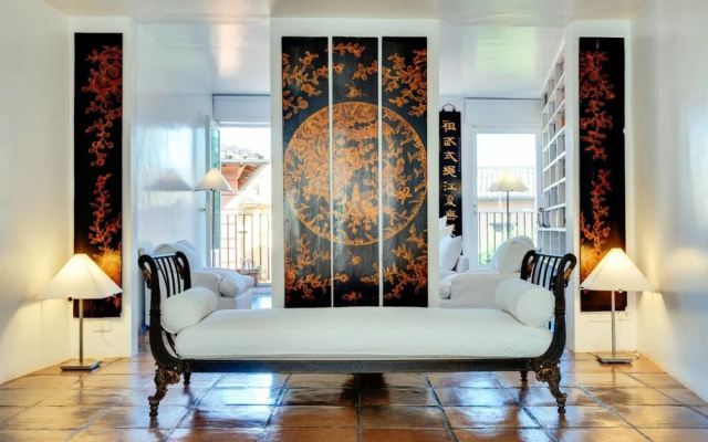 Luxury Art Apt With Terrace in Trastevere, Serviced by Hostmaker
