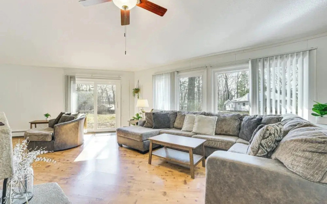 Family Retreat Near Beach on Lake Charlevoix