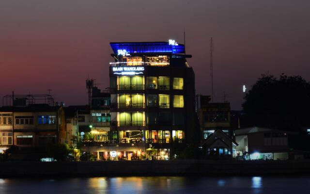 Отель Baan Wanglang Riverside Бангкок вид на фасад
