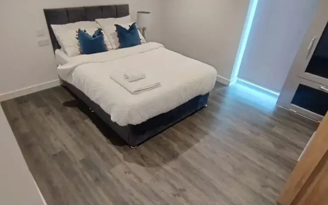 Remarkable 3-bed Apartment in London