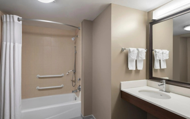 Staybridge Suites Indianapolis-Airport by IHG