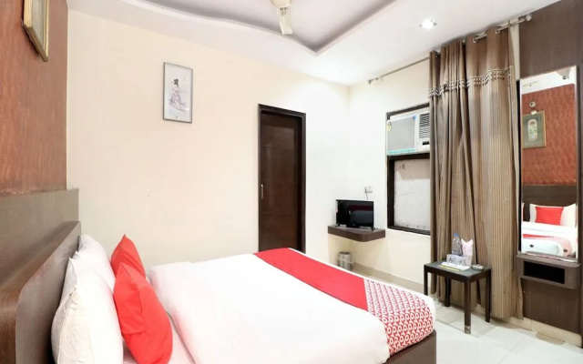 OYO 13788 Hotel Arcade