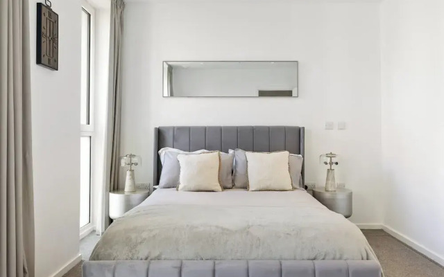 2 Bed-sleeps 4-balcony-family Friendly