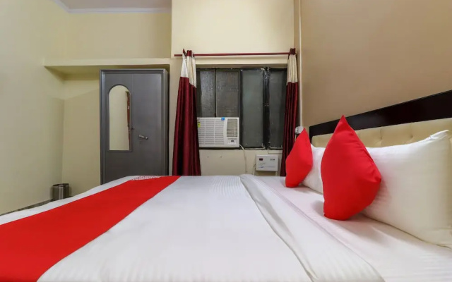 OYO Flagship 49061 Dev Hotel & Restaurant