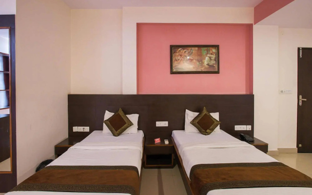 OYO 410 Hotel Lily Bay Inn