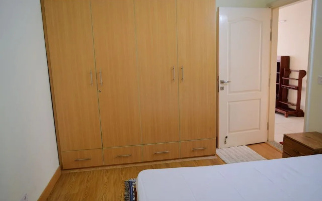 Vehomes Spacious Condo in Greater Noida