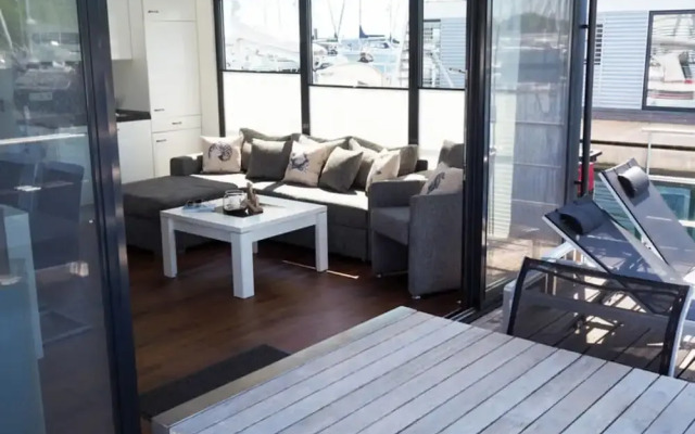 Hausboot in Boltenhagen