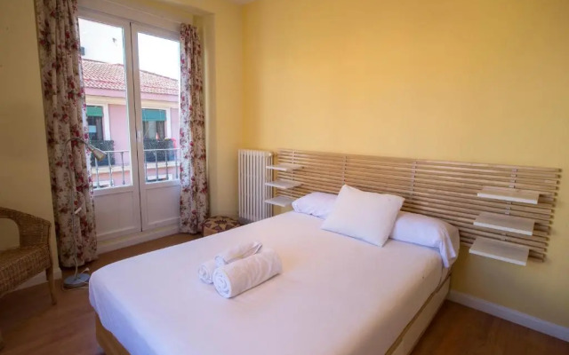 For You Rentals Chueca Apartment SON1