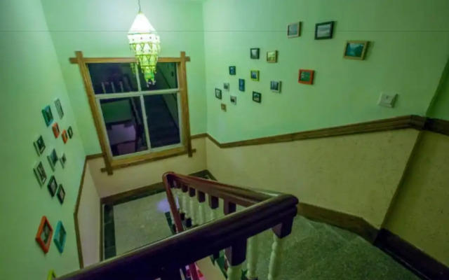 Zhangjiajie April Day Hostel