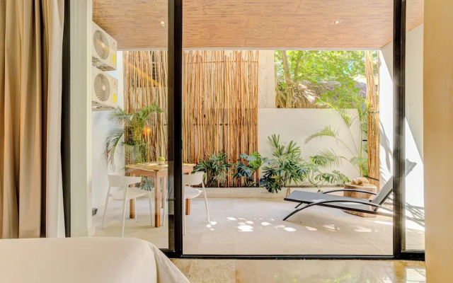 Lalola DownTown Boutique Apartments
