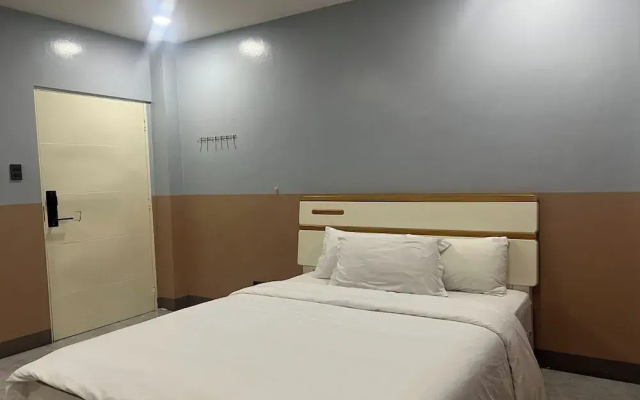 Qingqing Hotel Pasay Manila near MOA