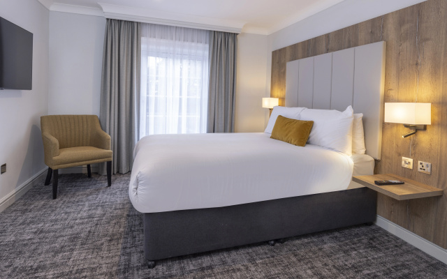 Crowne Plaza East Midlands Airport by IHG