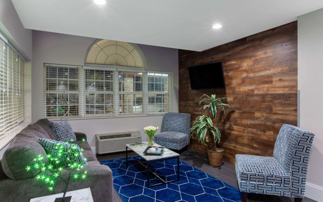 Microtel Inn & Suites by Wyndham Augusta/Riverwatch