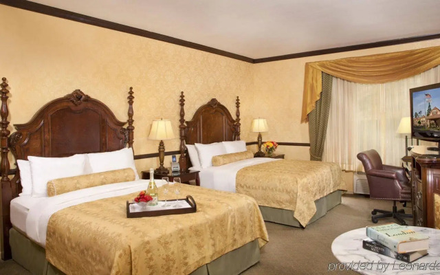 Ayres Hotel Corona – Riverside
