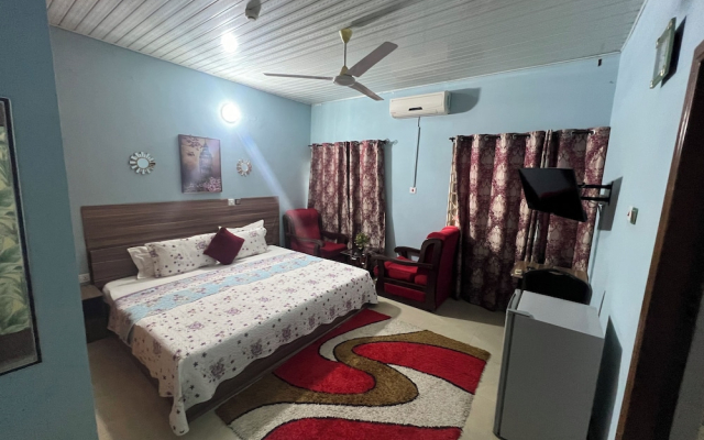 Paskandy Hotel