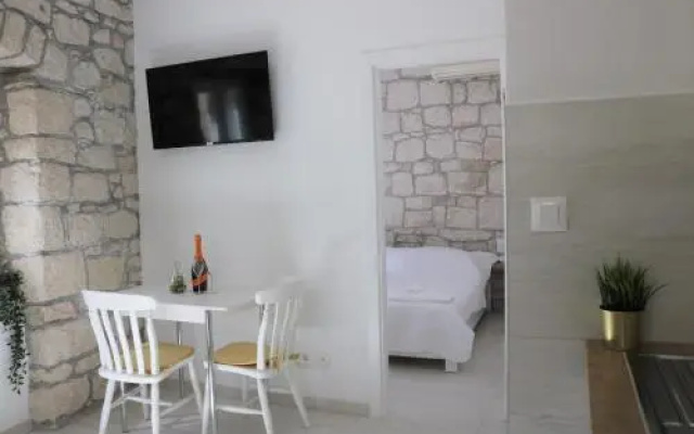 City Center Chic Apartments