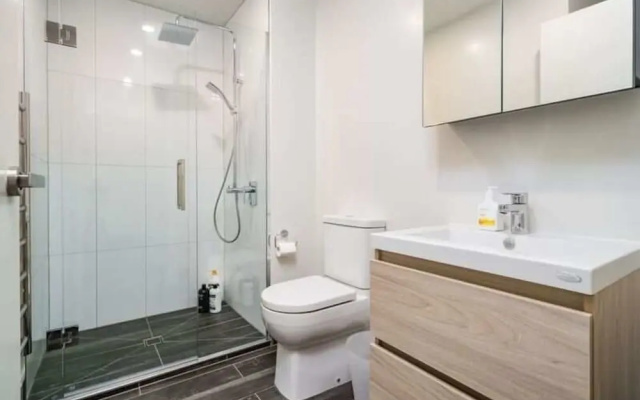 Brand New Apartment on Anzac Ave