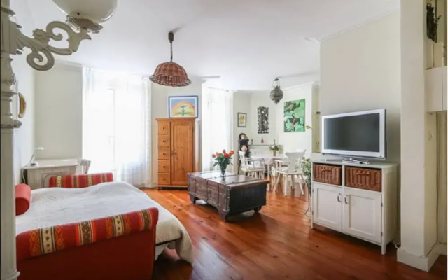 Provencal Style and Large 1 Bedroom