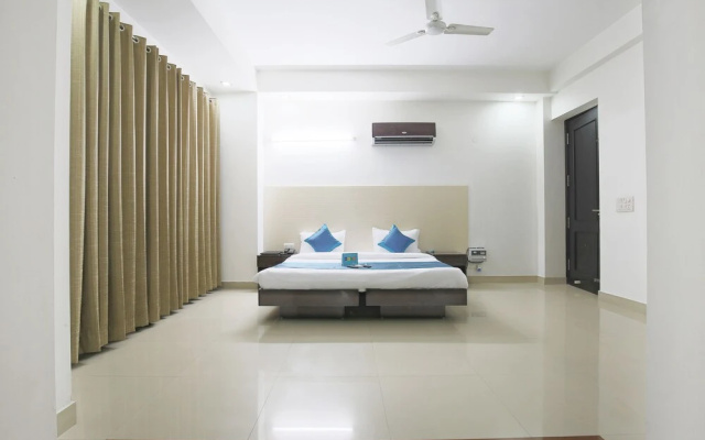 FabHotel Exotica Noida Expressway