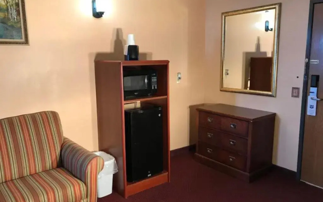 Heartland Hotel and Suites