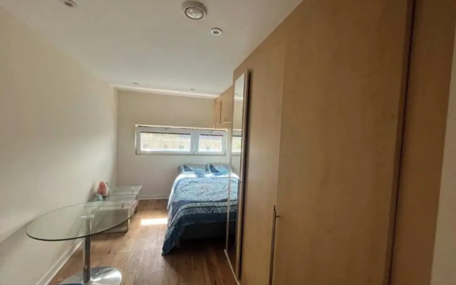 Modern 1BD Flat - 5 min Walk to Battersea Park!