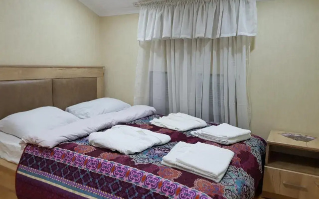 Guest House 15A