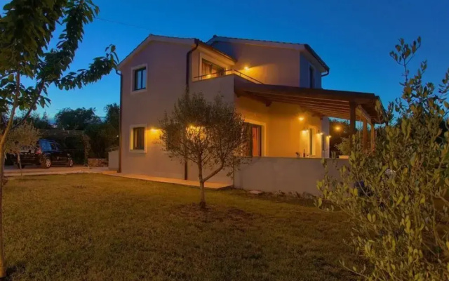 Villa Tara With a Beautiful Heated Pool