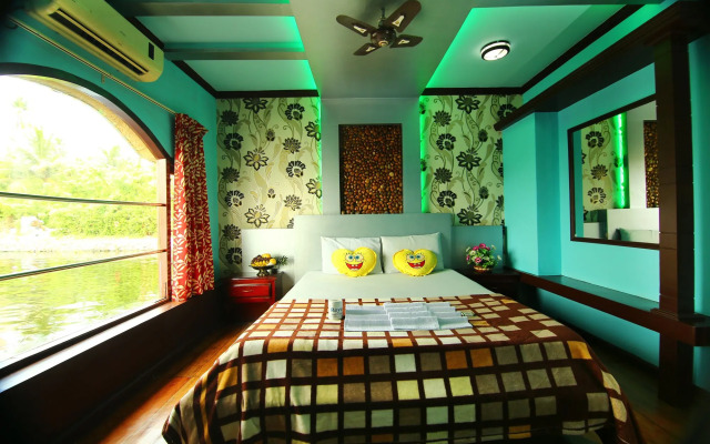 Beachparadise Daycruise houseboat