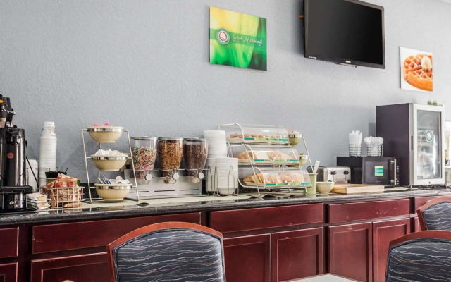 Quality Inn & Suites Altoona - Des Moines