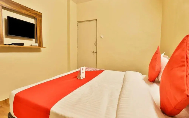 OYO 11427 Hotel Kalyan