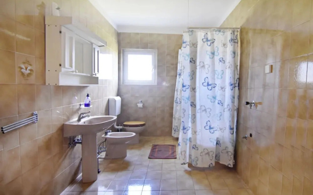 Spacious Flat With Terrace in Umag